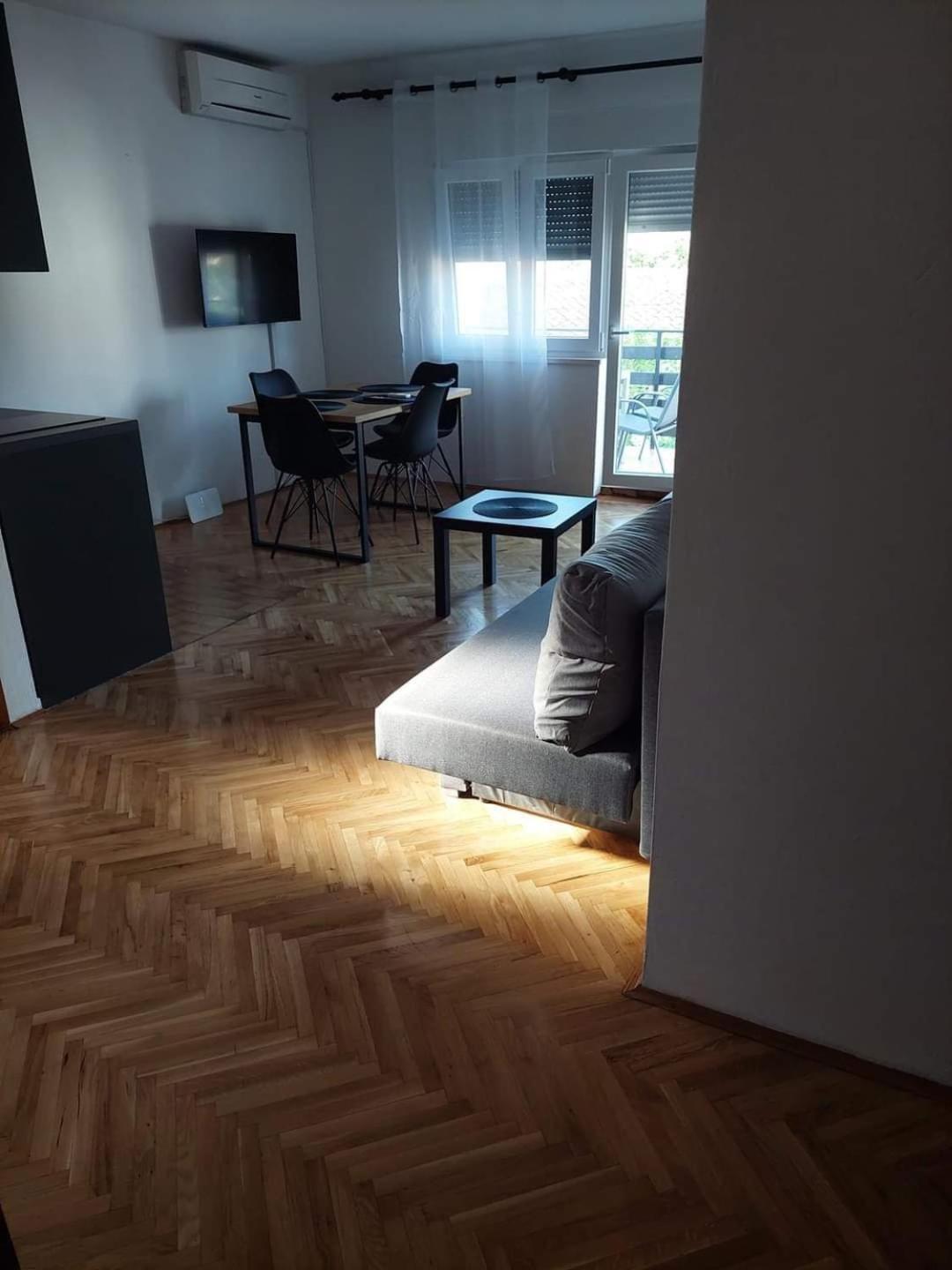 Apartmani Suhi Brod Medulin Exterior foto